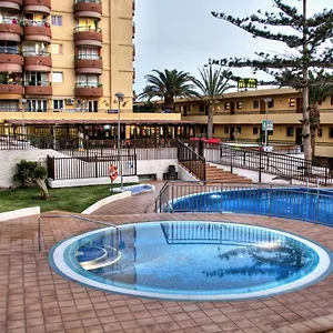 https://torres-del-sol-los-cristianos.tenerifehoteles.net